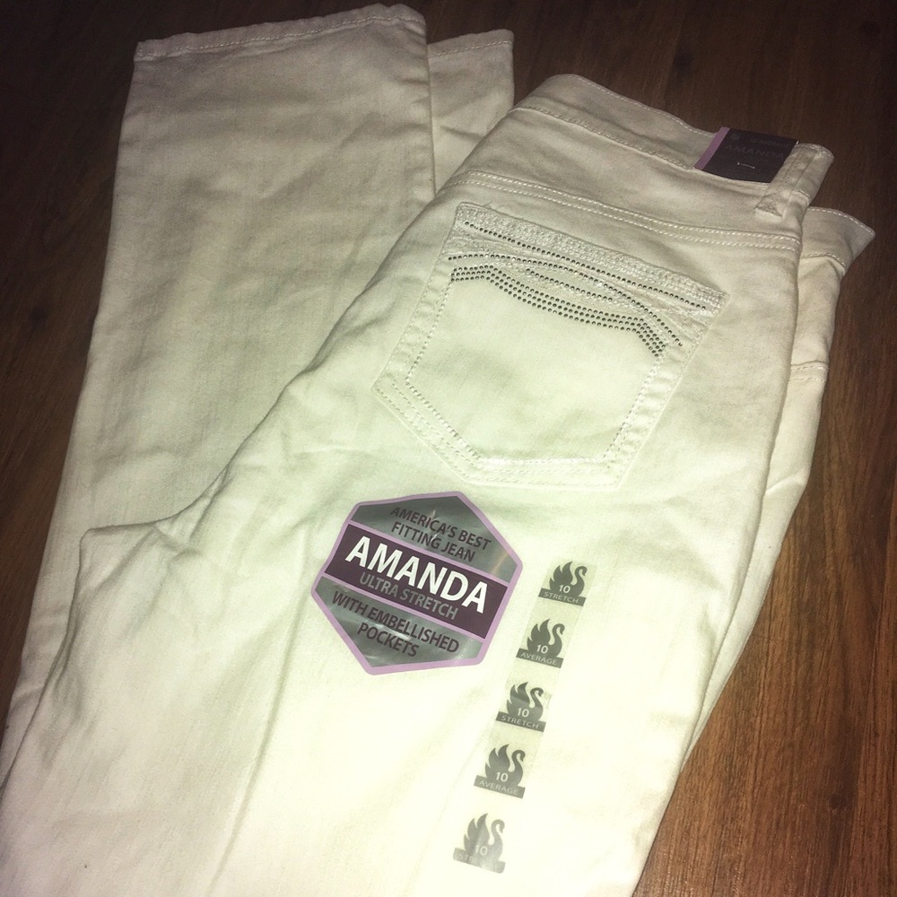 Gloria Vanderbilt white pants